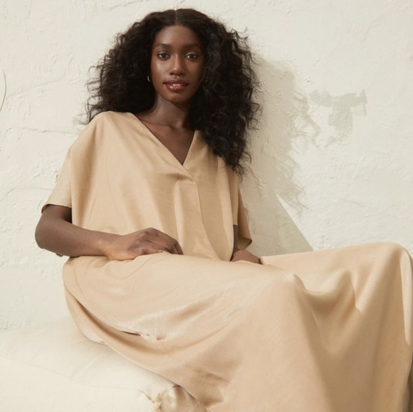 H&M Satin Kaftan Dress Beige V-Neck Midi Drapey Slouchy Oversized Boho Sz XXL - Picture 2 of 11